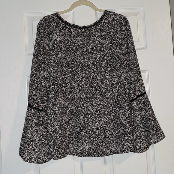 Loft Outlet Size Large Spring Print Bell Sleeve Long Shirt - Picture 2 of 6